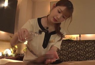 Khám phá massage kích thích với hot girl quyến rũ